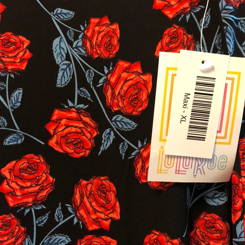 NWT XL Lularoe Maxi Red Roses